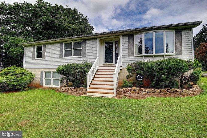 Karla Yarbrough, Hunt Country Sotheby's International Realty