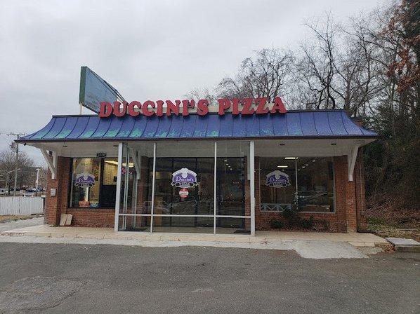 Duccini's Pizza
