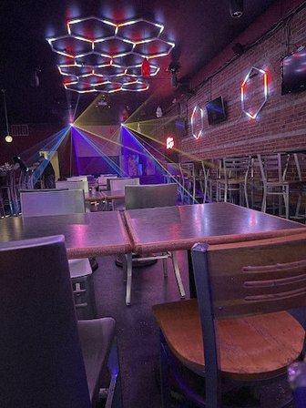 La Caverna Bar & Grill