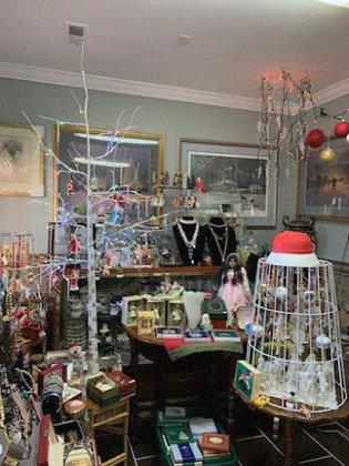 Antiques & Collectibles Boutique