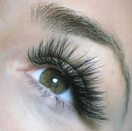 The BellaLuxe Spa : Lash / Facials / Russian Manicures/ Pedicures/ Tarot & Reiki