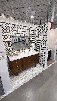 Floor & Decor