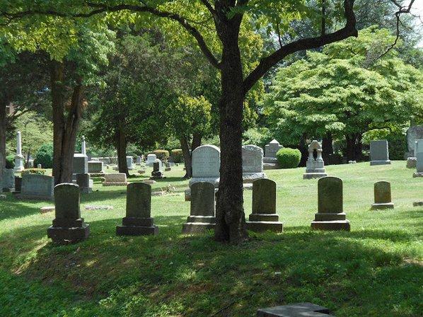 Oakwood Cemetery