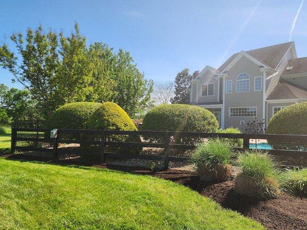 CR TURF AND LANDSCAPING LLC.