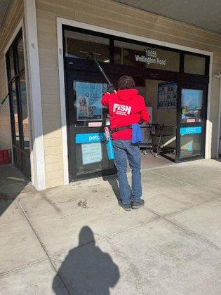 Fish Window Cleaning