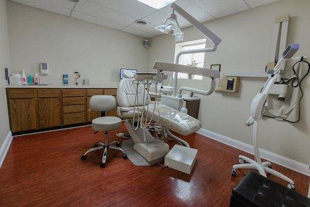 Galleria Dental Arts: Dr. Hamzah Alghazali