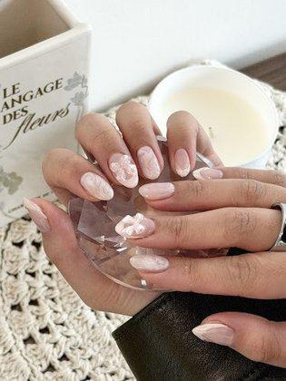 Blooming Nails