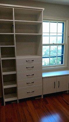 ECONIZE CLOSETS & BLINDS