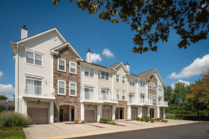Broadlands Apartments