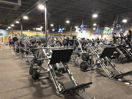 Gold's Gym - Chantilly