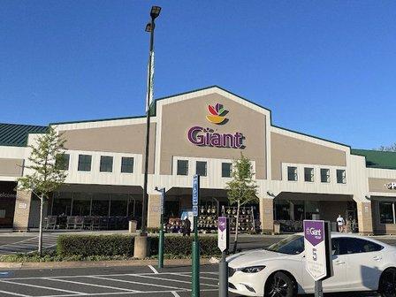 Giant Pharmacy