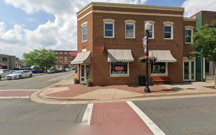 Center Street Gourmet Wine and Cheese Shop
