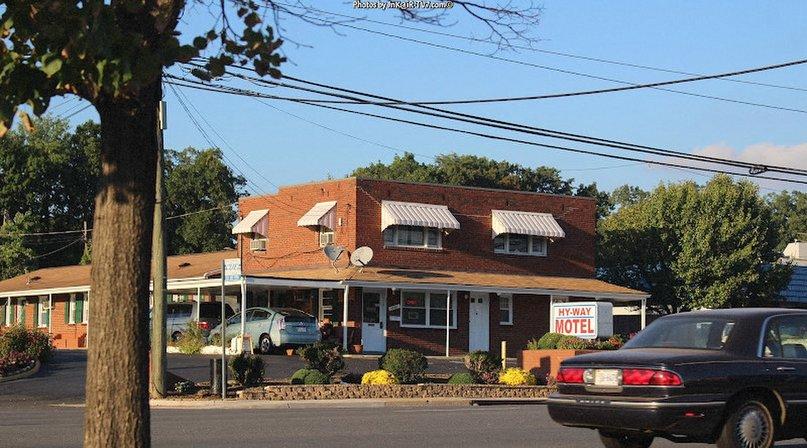 HY-WAY MOTEL