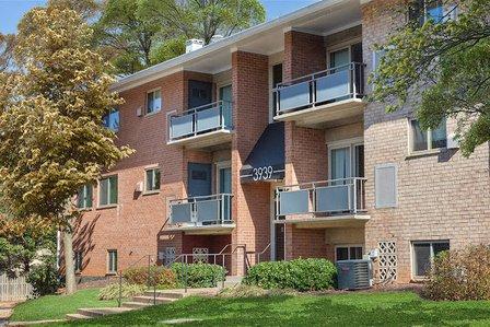Pinewood Plaza Apartments