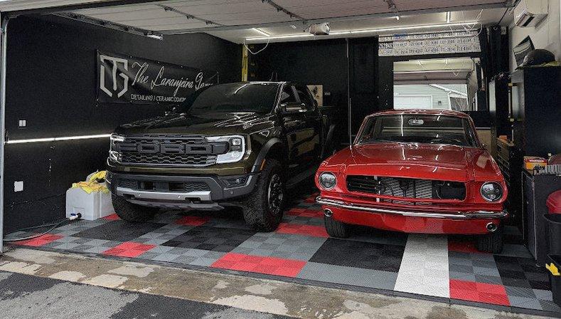 The Laranjeira Garage