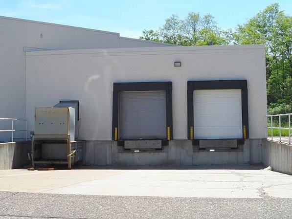 garage door supplier
