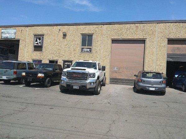 Cheyo Auto Body ,cheyo towing an service