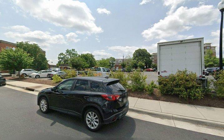 Parking on street at Reyns