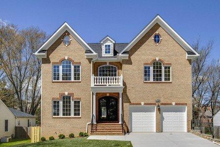 Diana Hirezi, Realtor