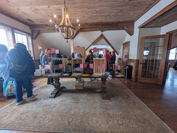 Williams Gap Tasting Room
