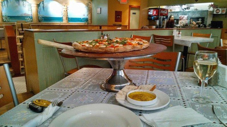 Angelicos la Pizzeria
