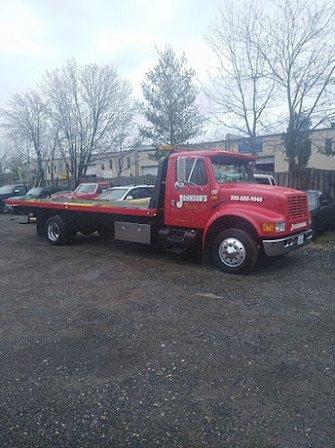 Johnson's Towing LLC