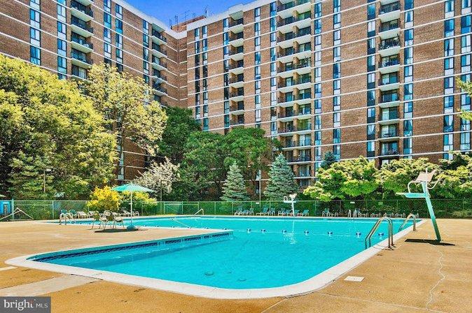 Idylwood Towers Condominiums