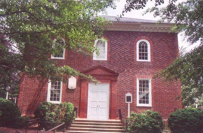 The Falls Church Churchyard