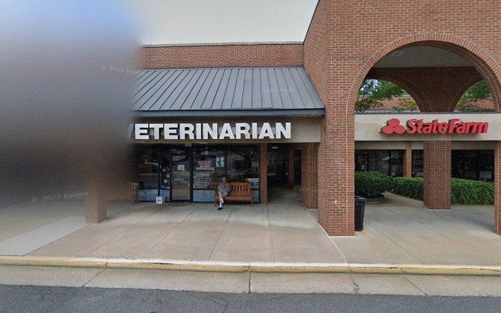 Independent Hill Veterinary: Moore Ross W DVM