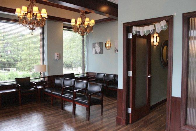 Dr. Edison Abril DDS, MSD Periodontics | Implant Surgery