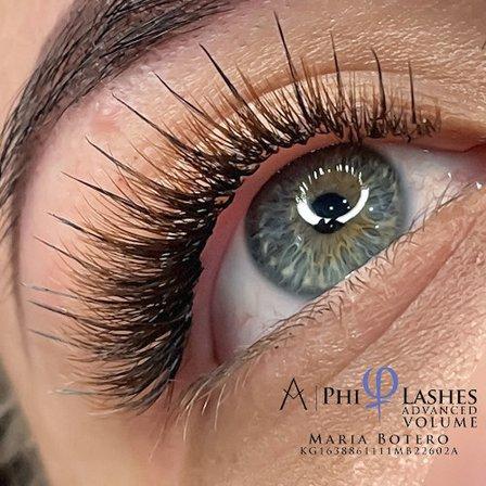 M&N Lavish Lashes