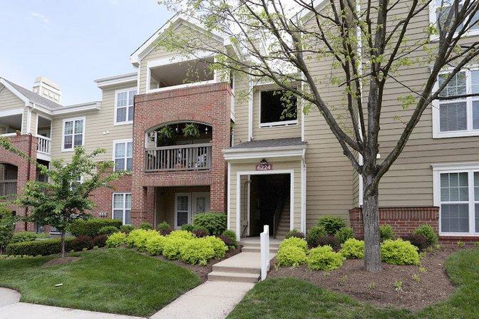 Lakeside Apartments
