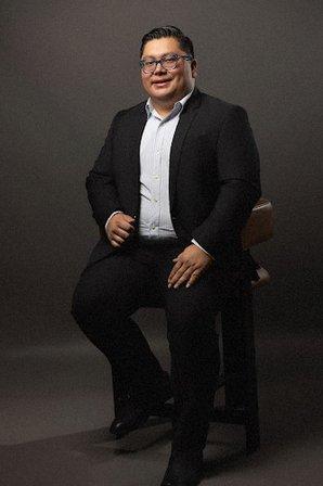 Kevin Castro, VAZE Realty LLC