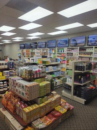 Pickwick Square Shopping Center